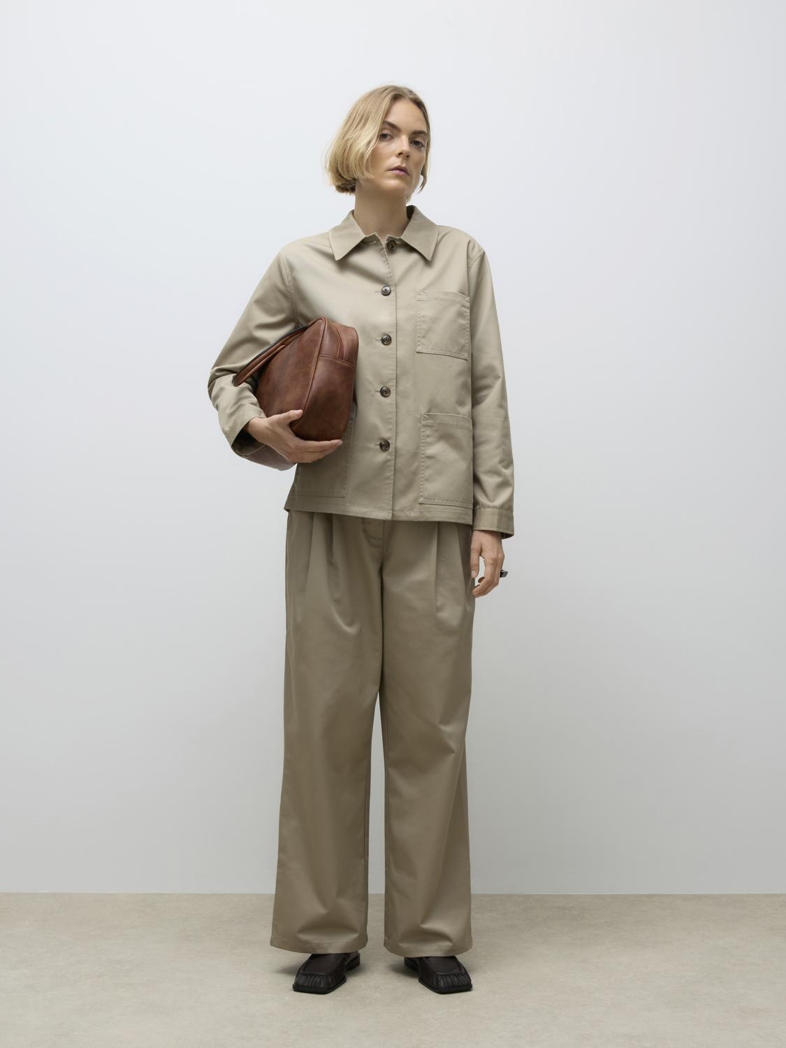 model_shot-front_full